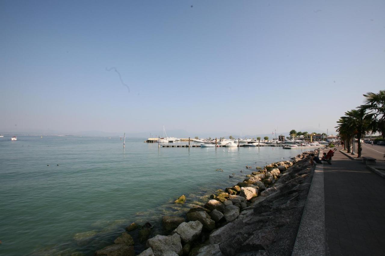 Happy Camp Mobile Homes In Butterfly Camping Village Peschiera del Garda Exterior foto
